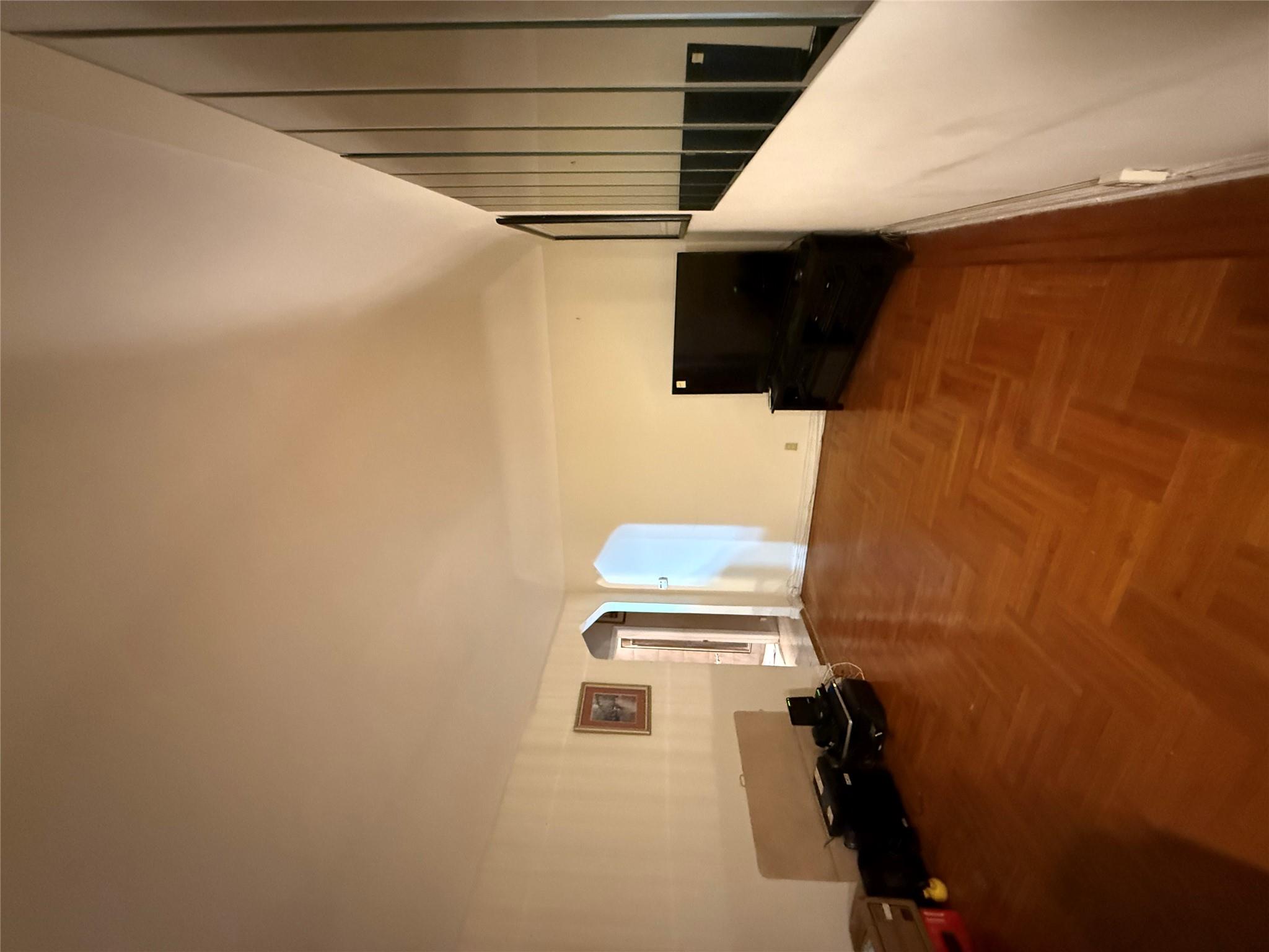 541 East 54th Street Property Photo 6