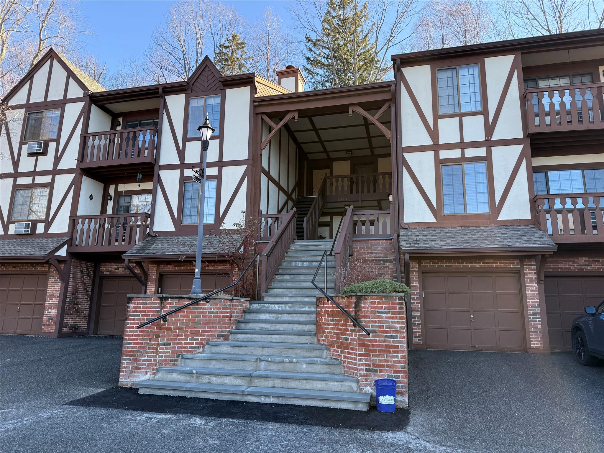 111 Foxwood Circle Property Photo 1