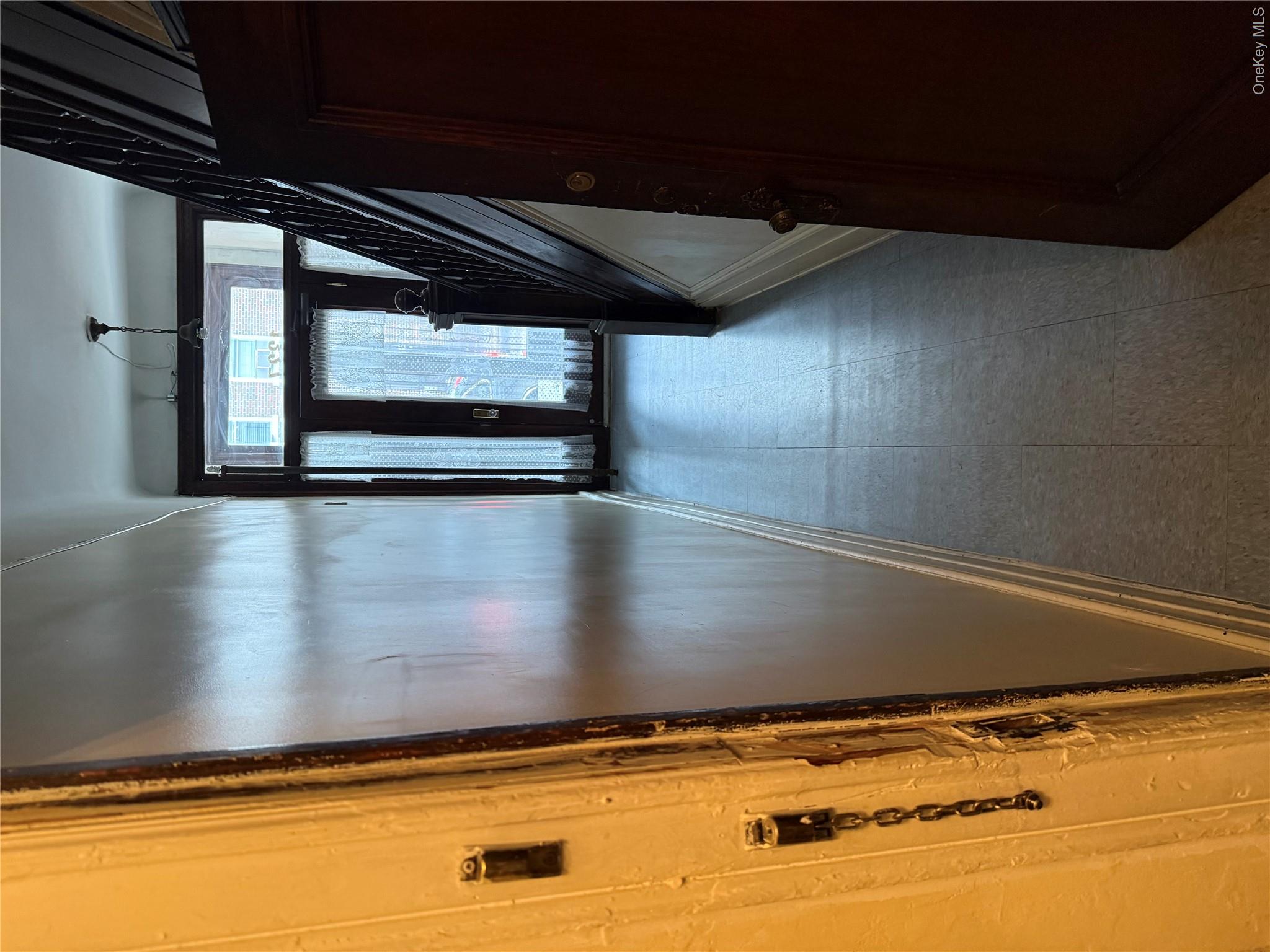 1327 Plimpton Avenue Property Photo 3