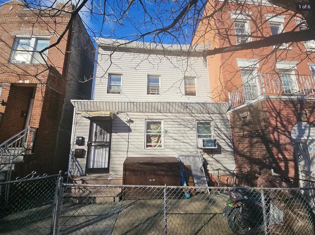 4110 71st Street Property Photo 1