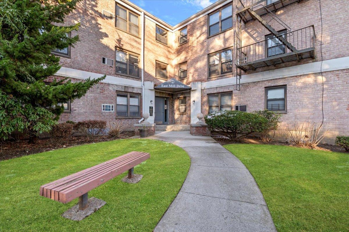 2 E Mill Drive Apt 2H Property Photo 1