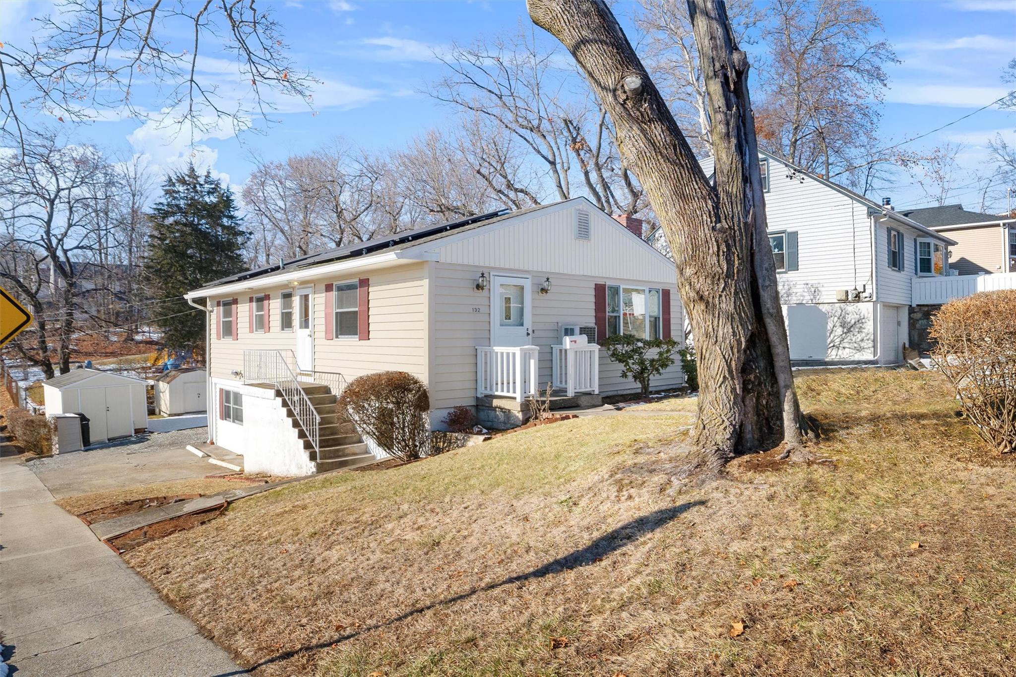 132 S Highland Avenue Property Photo 2