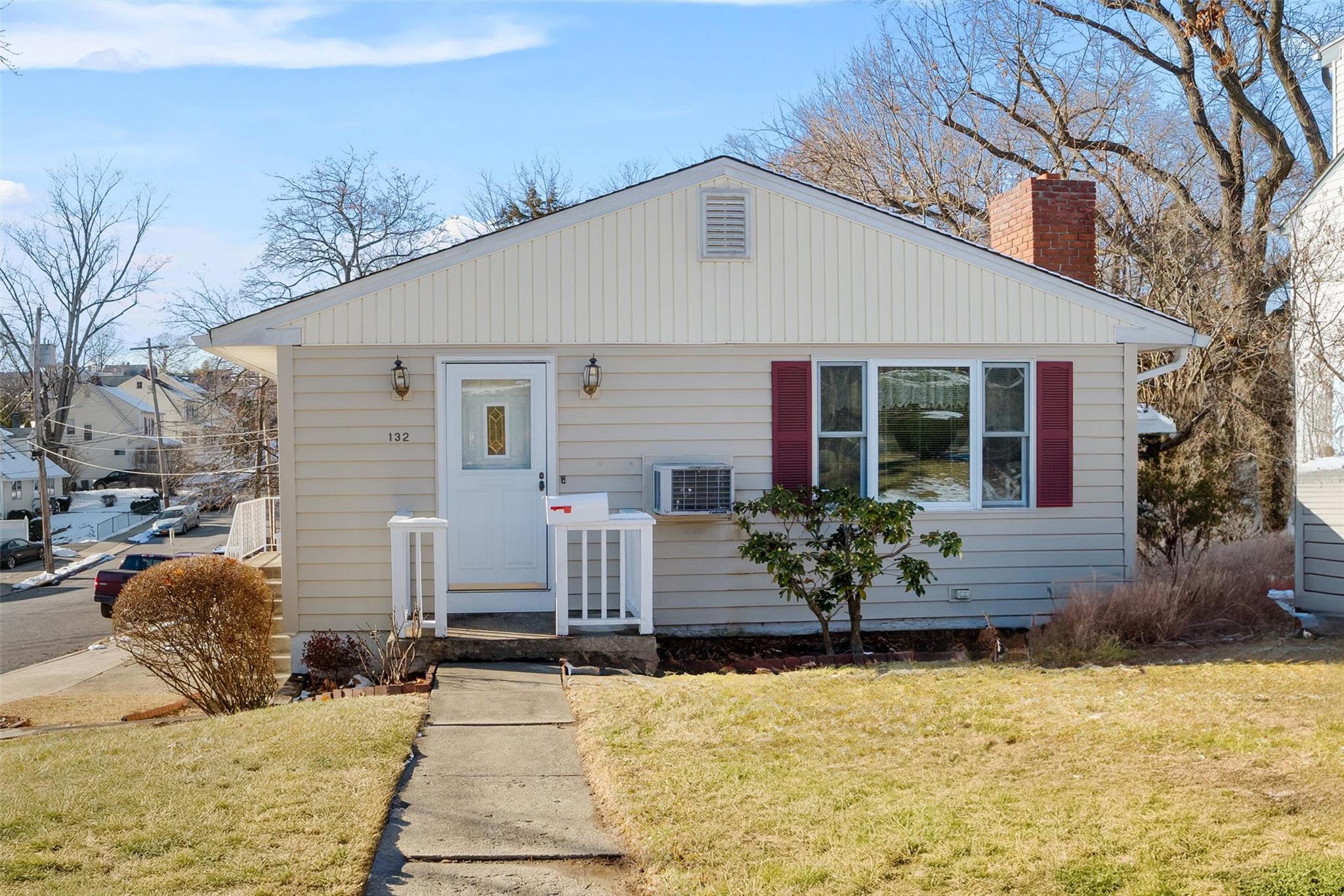 132 S Highland Avenue Property Photo 3