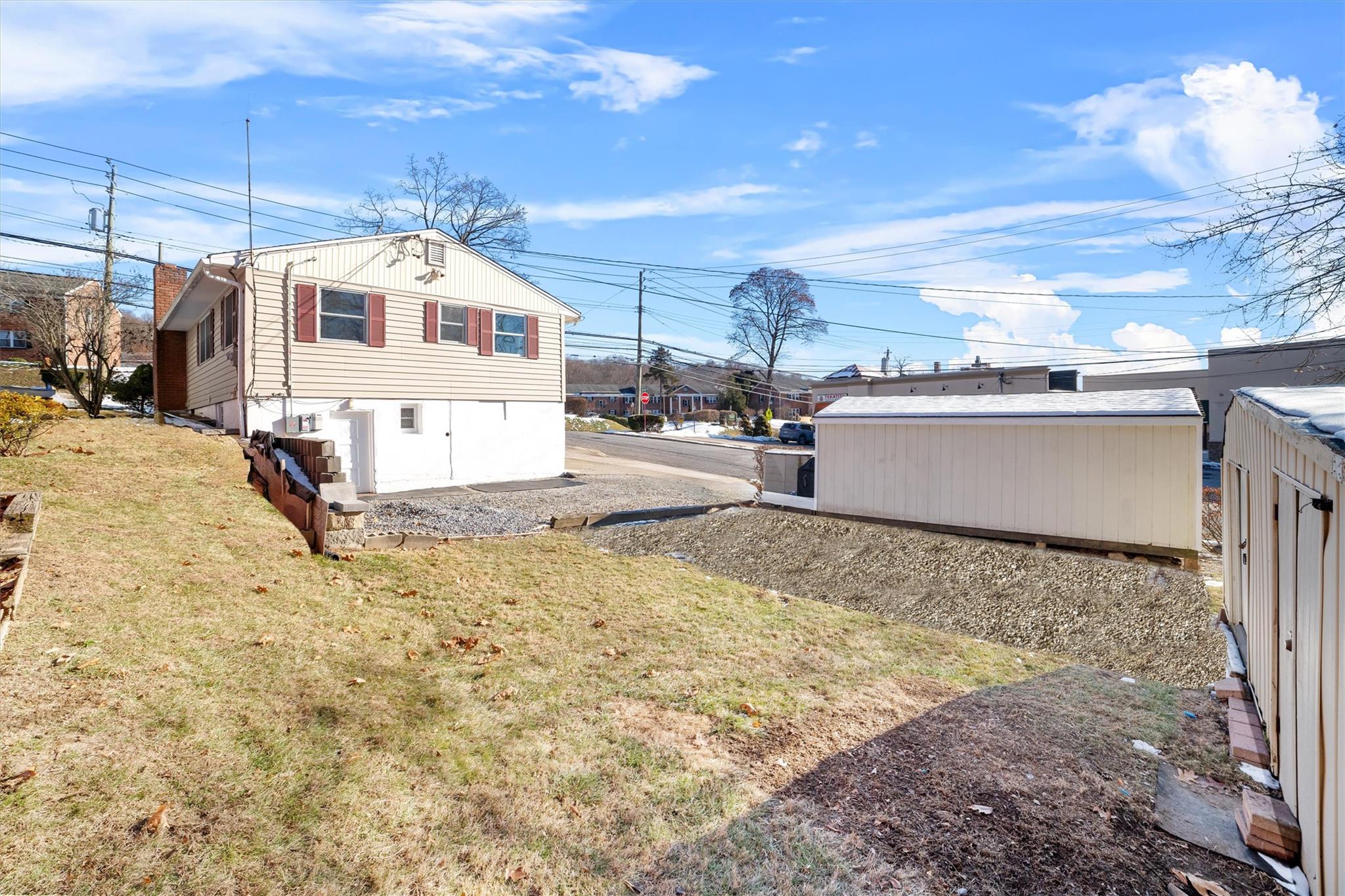 132 S Highland Avenue Property Photo 29