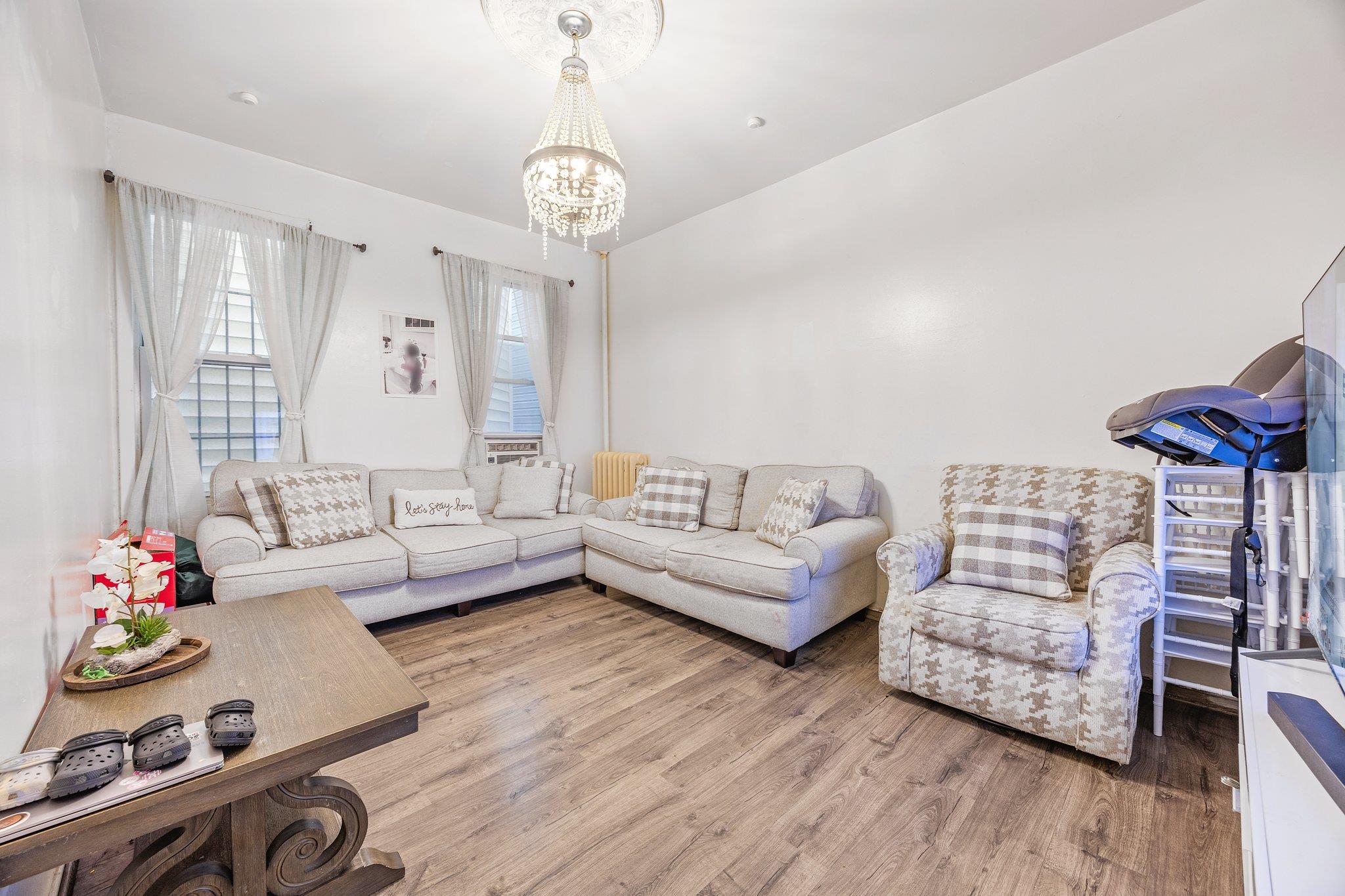 170 Montauk Avenue Property Photo 2
