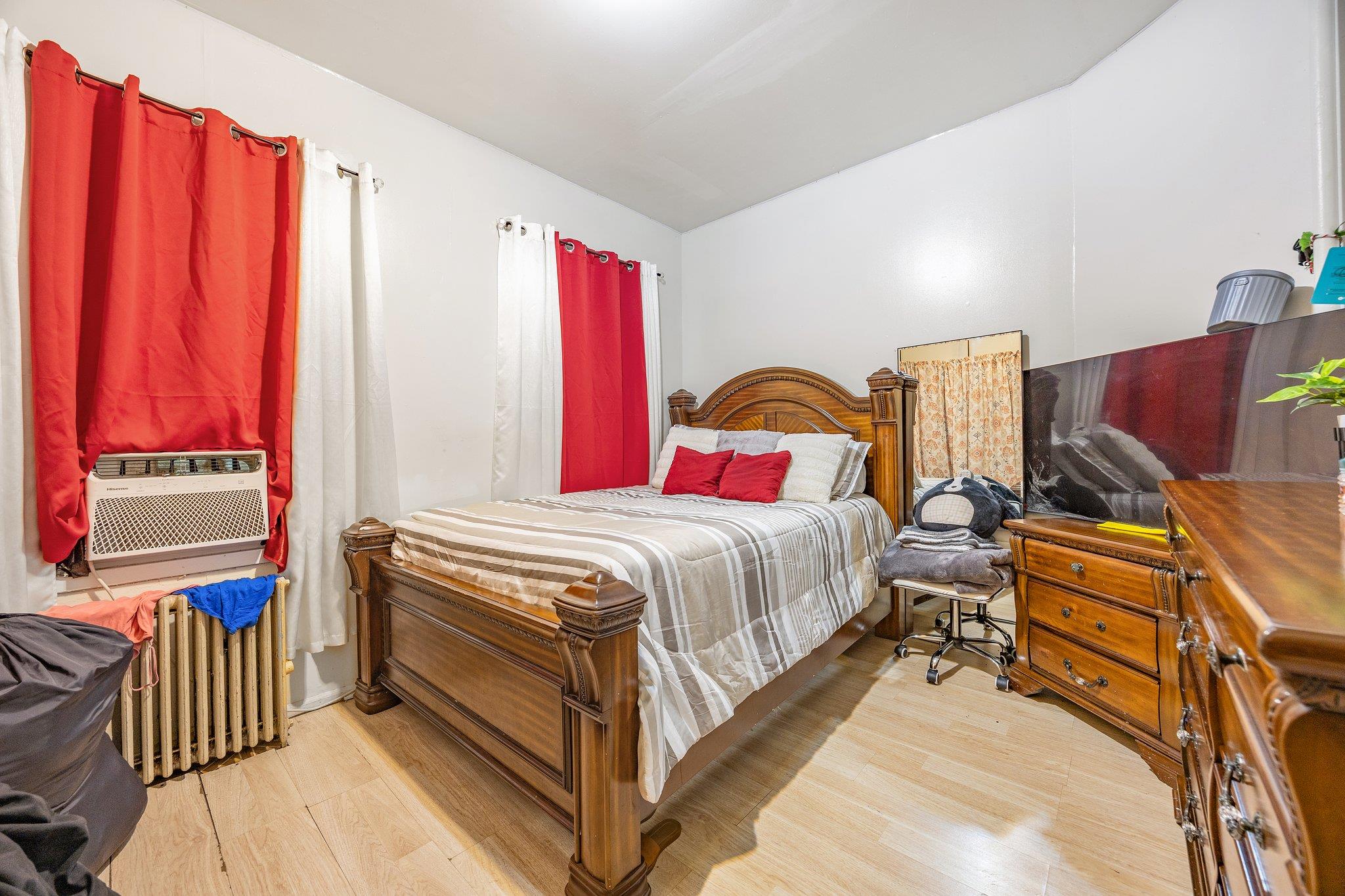 170 Montauk Avenue Property Photo 3