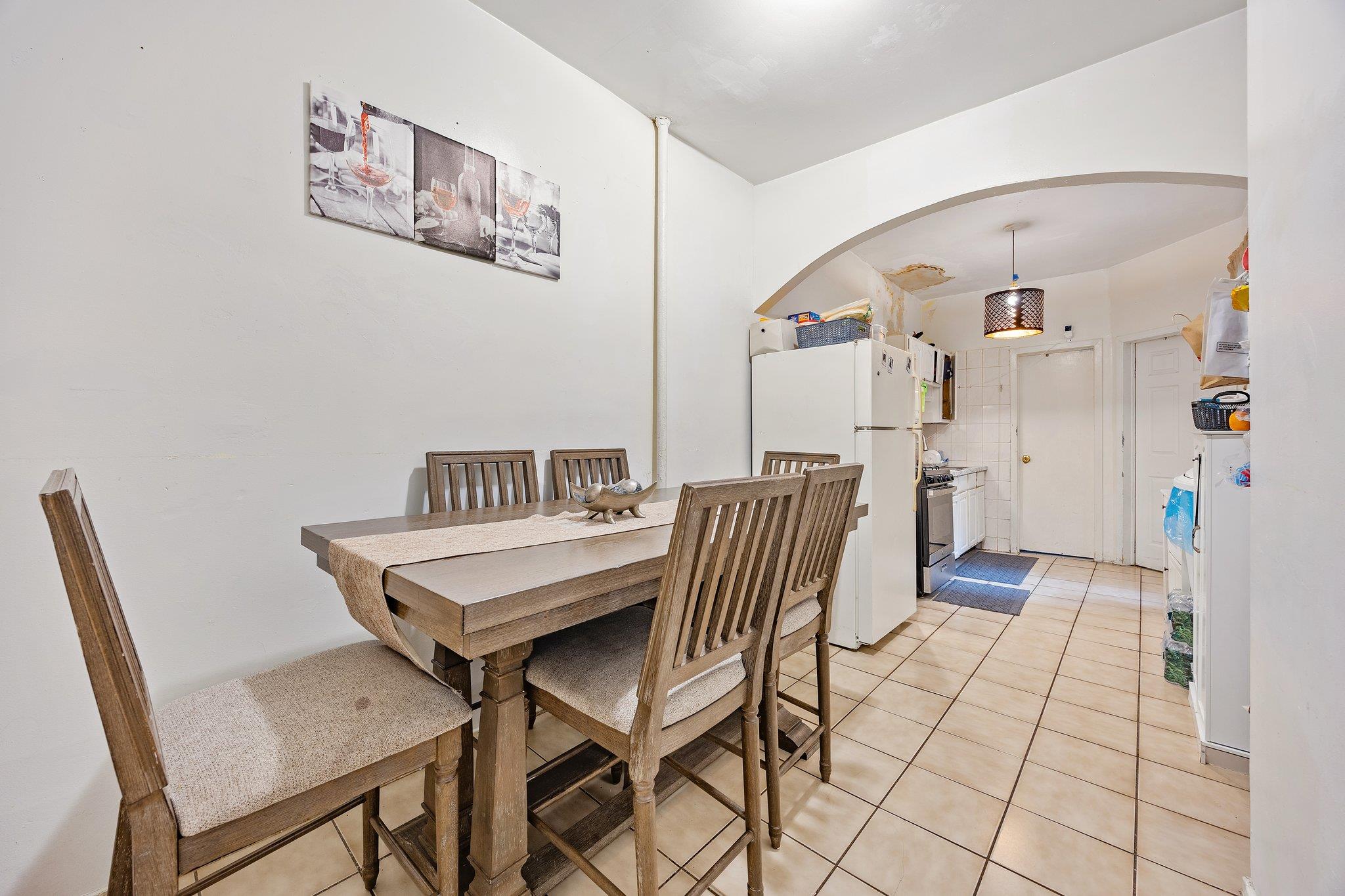 170 Montauk Avenue Property Photo 4