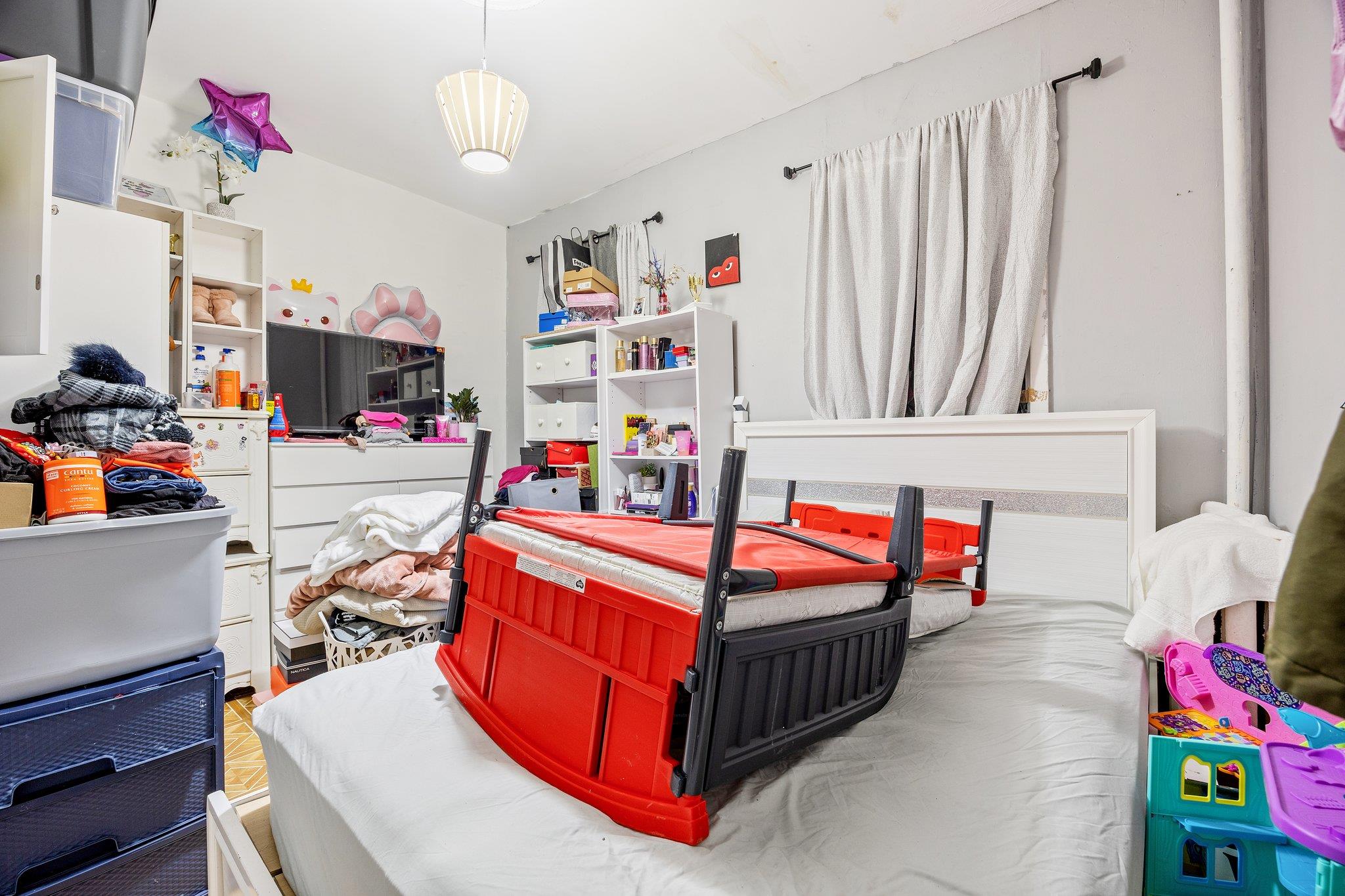 170 Montauk Avenue Property Photo 12