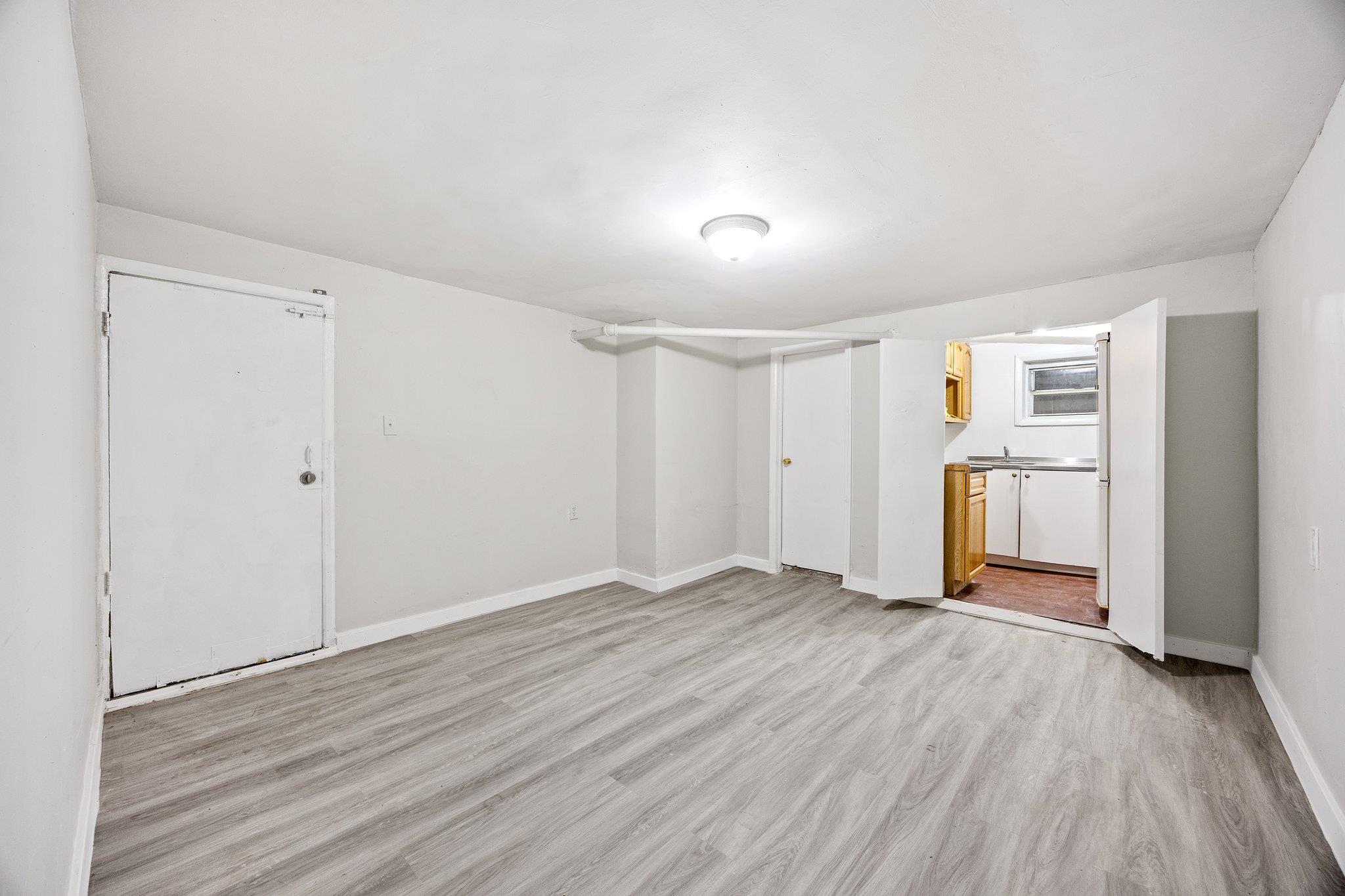 170 Montauk Avenue Property Photo 20