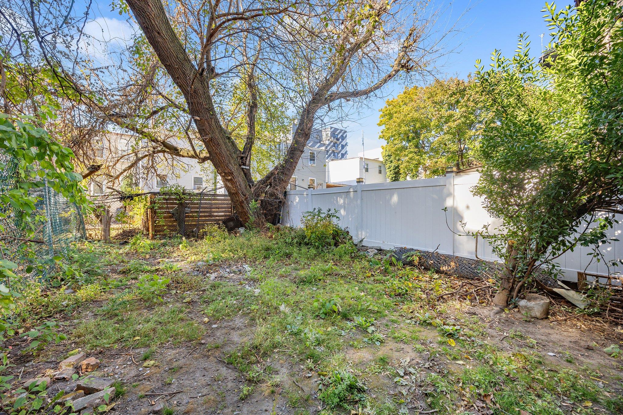 170 Montauk Avenue Property Photo 24