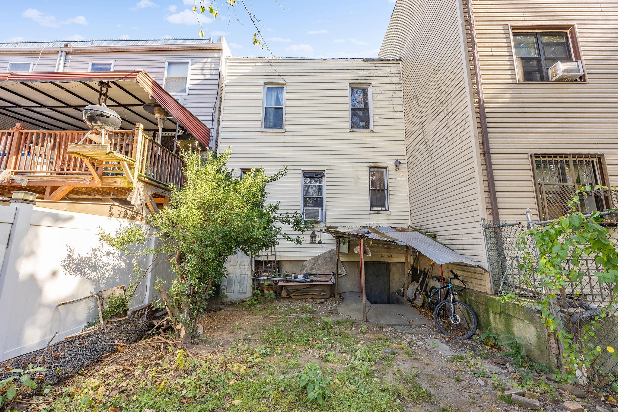 170 Montauk Avenue Property Photo 25