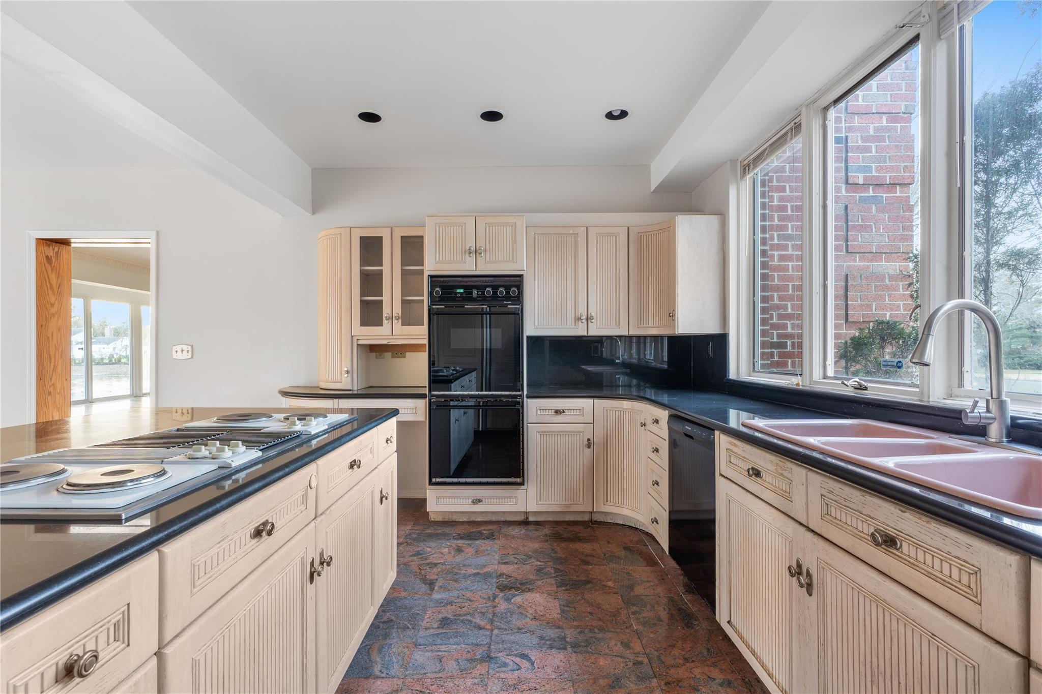 21 Overbrooke Lane Property Photo 14