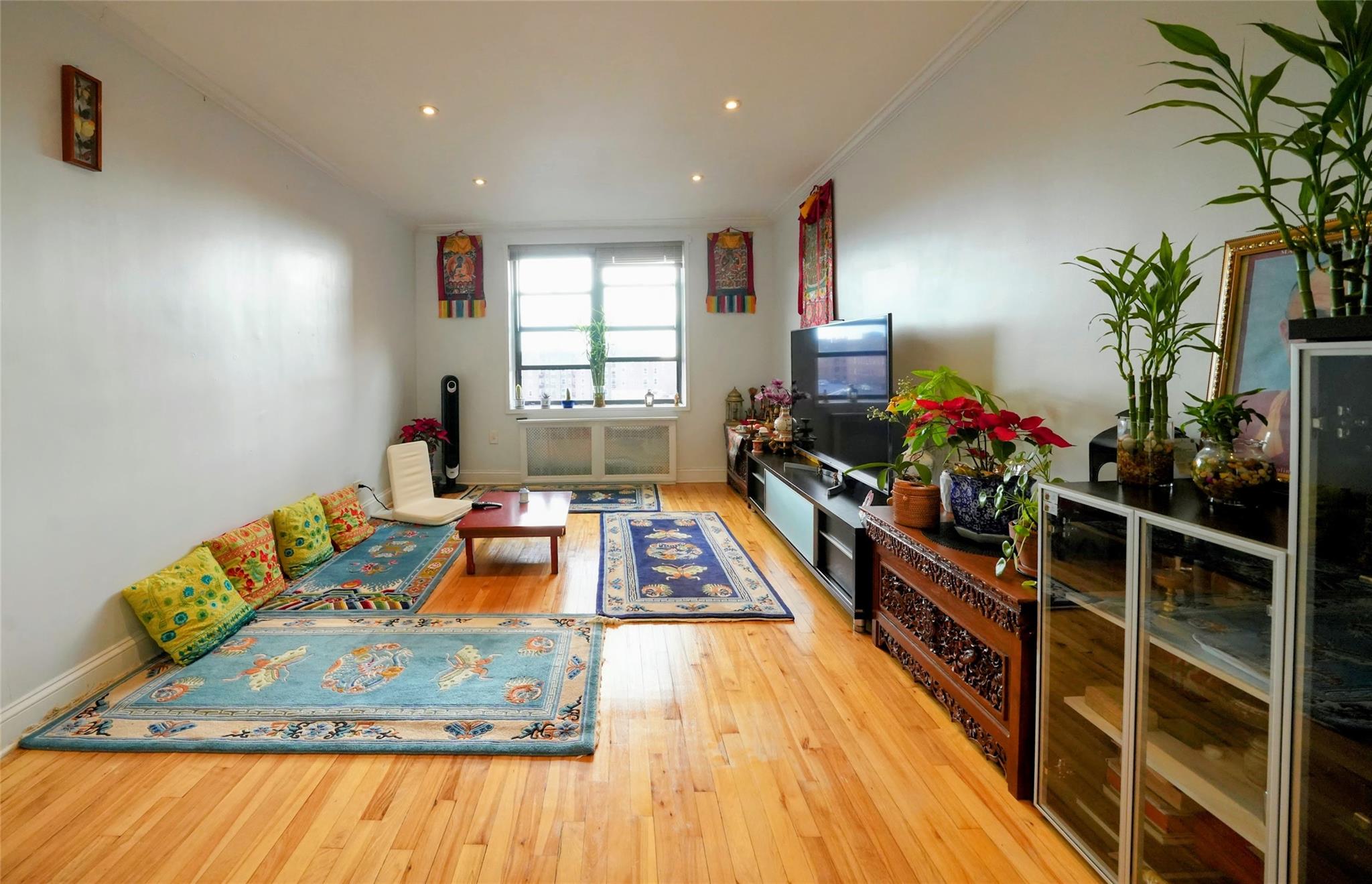 88-10 34 Avenue 6e Property Photo 1