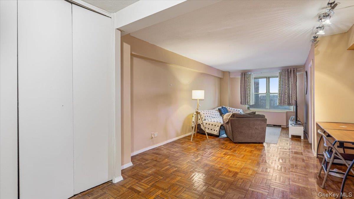 107-40 Queens Boulevard 7g Property Photo 3