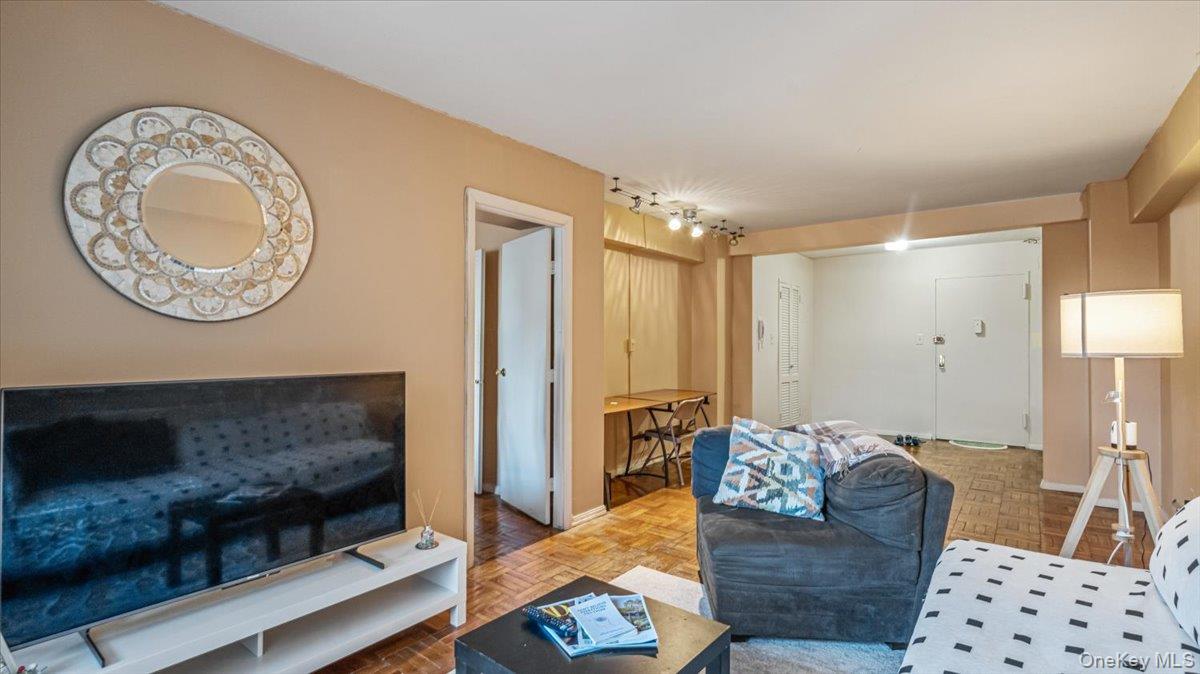 107-40 Queens Boulevard 7g Property Photo 7