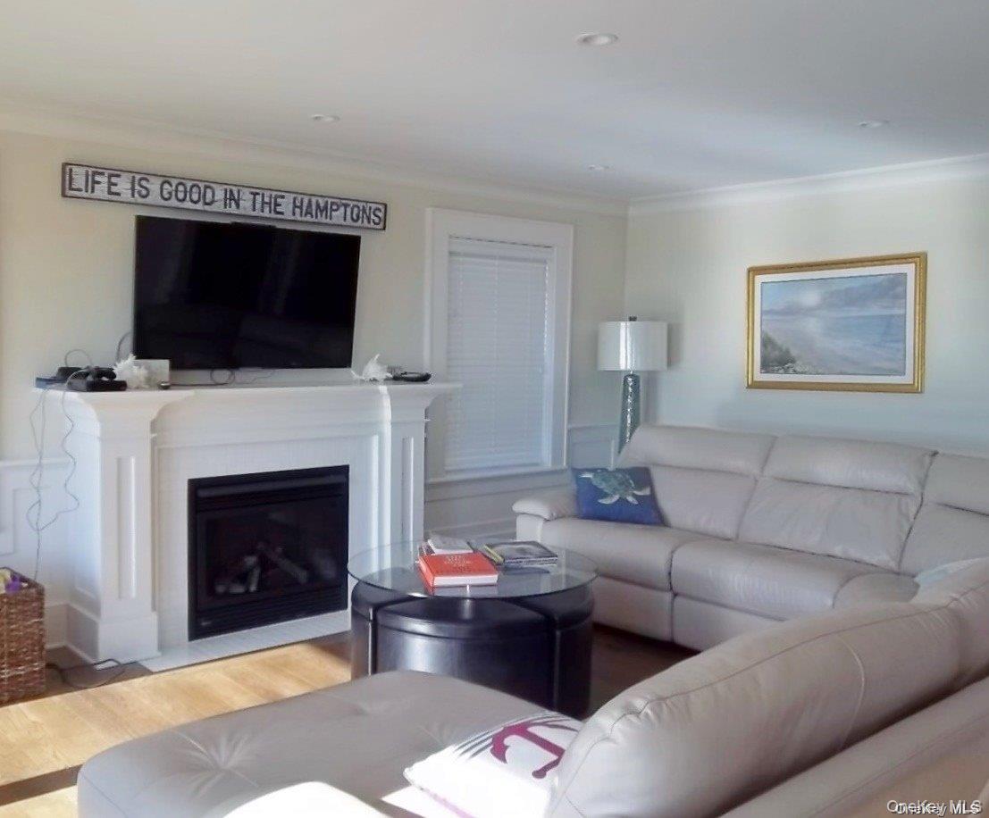 493 Dune Road Property Photo 3