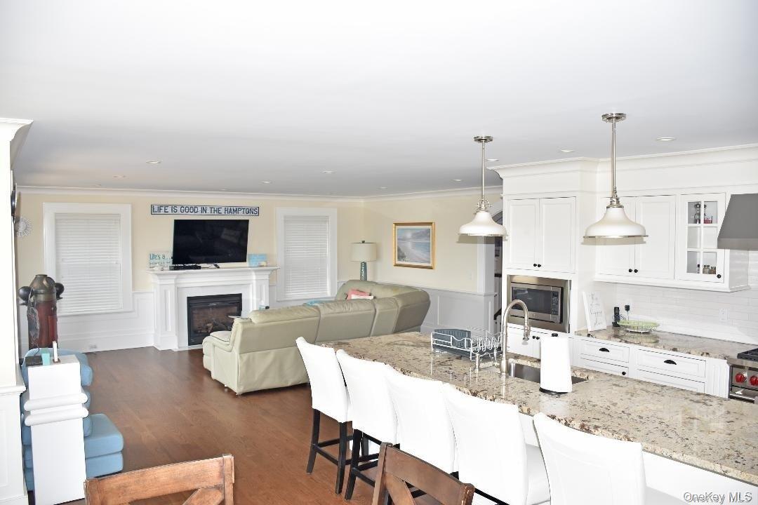 493 Dune Road Property Photo 4