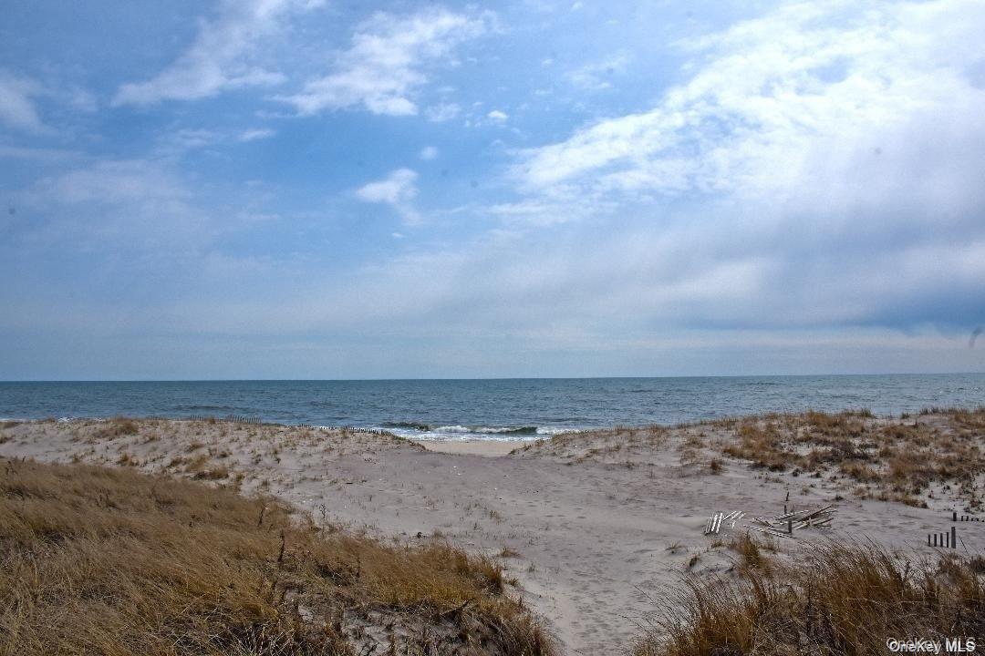 493 Dune Road Property Photo 7