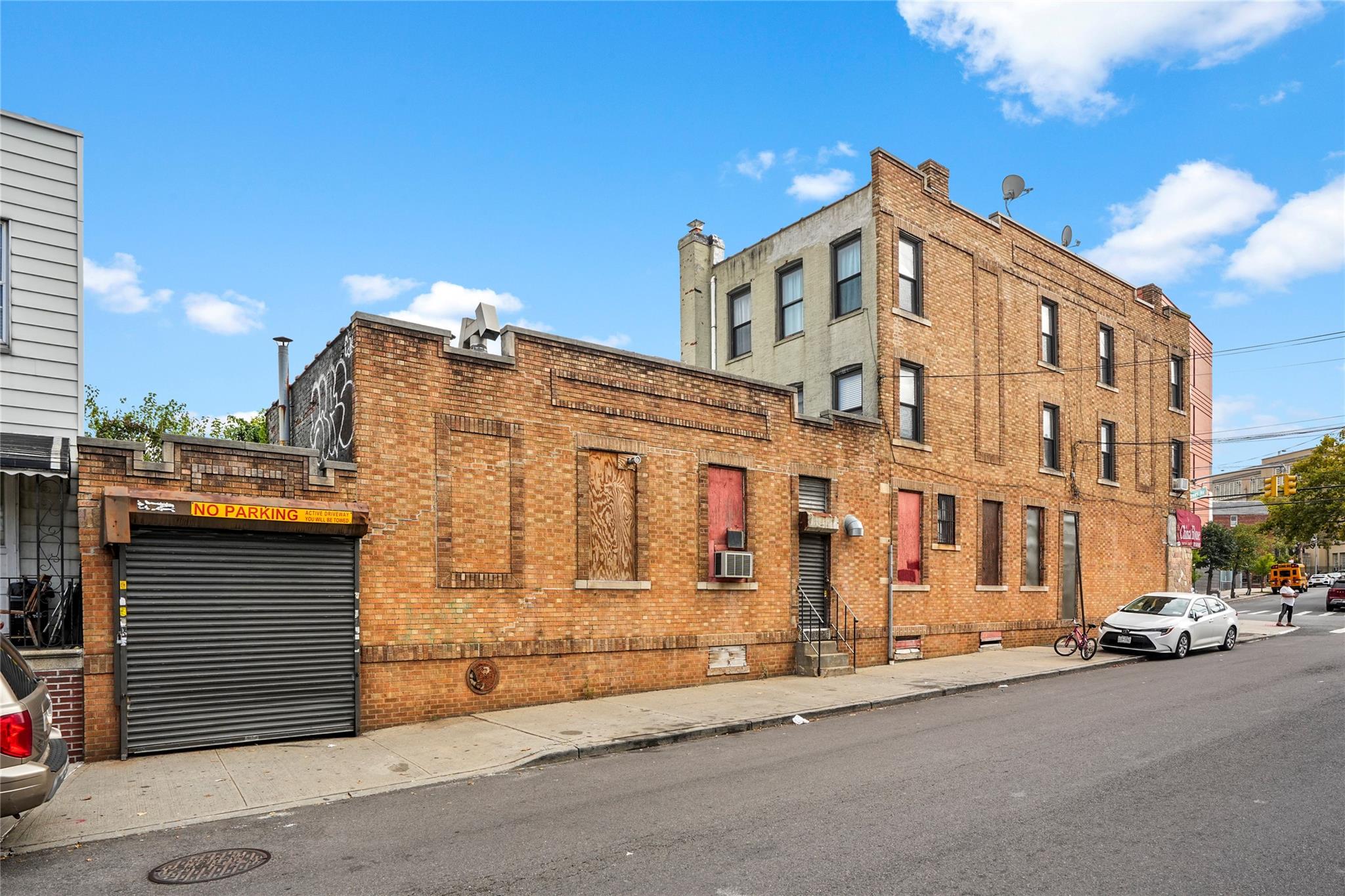 55-01 Metropolitan Property Photo 3