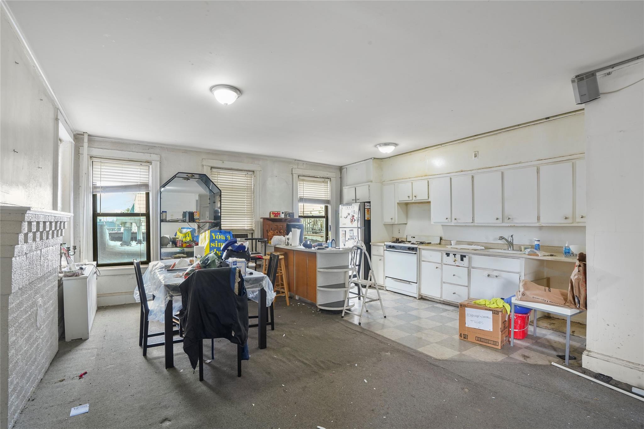 55-01 Metropolitan Property Photo 19