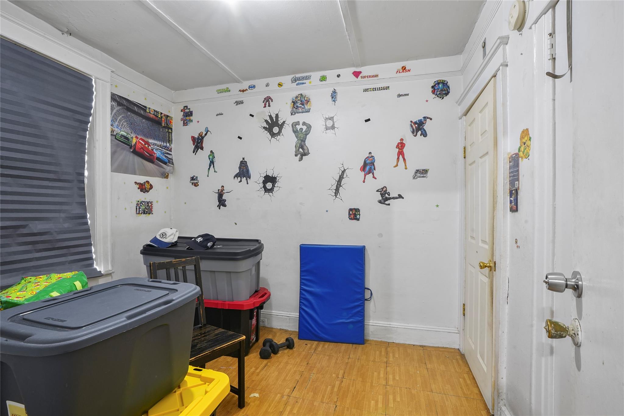 55-01 Metropolitan Property Photo 22