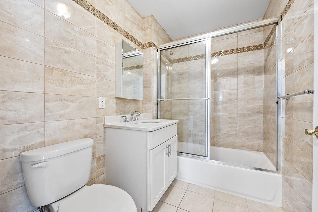 16003 Sanford Avenue Property Photo 6