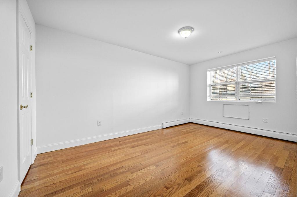 16003 Sanford Avenue Property Photo 7