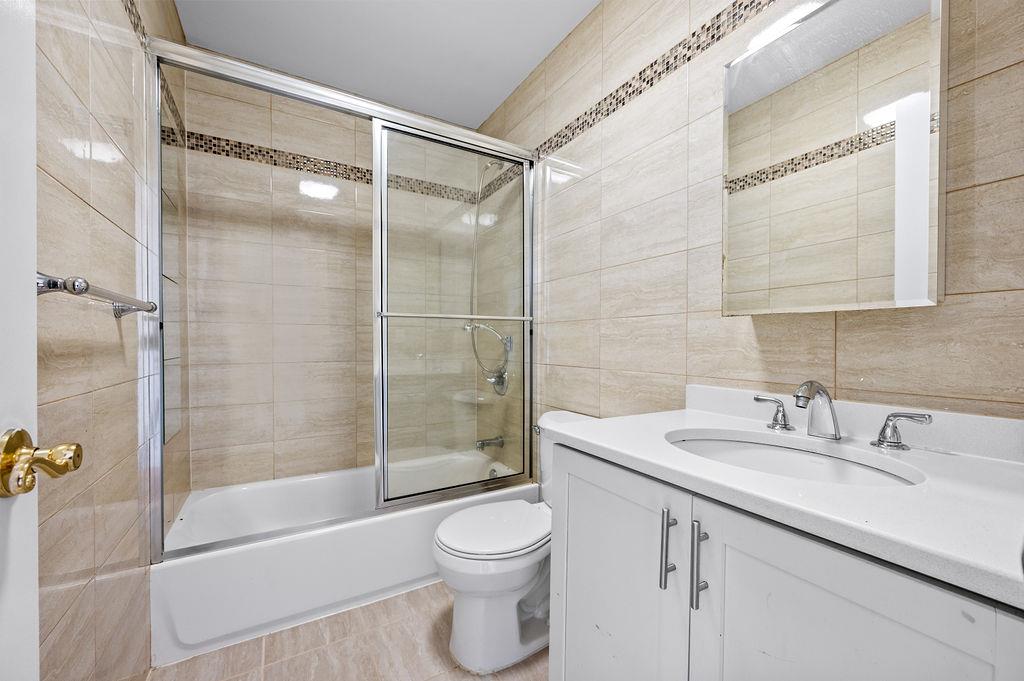 16003 Sanford Avenue Property Photo 8
