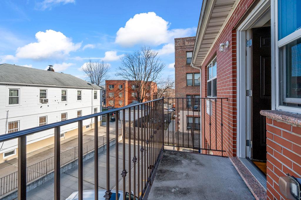 16003 Sanford Avenue Property Photo 12