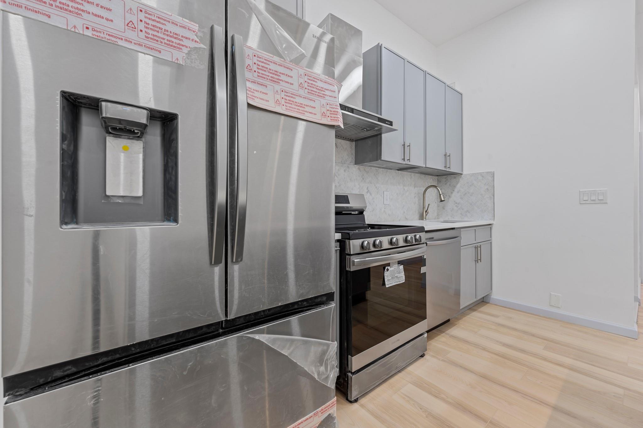 1058 Jefferson Avenue Property Photo 4