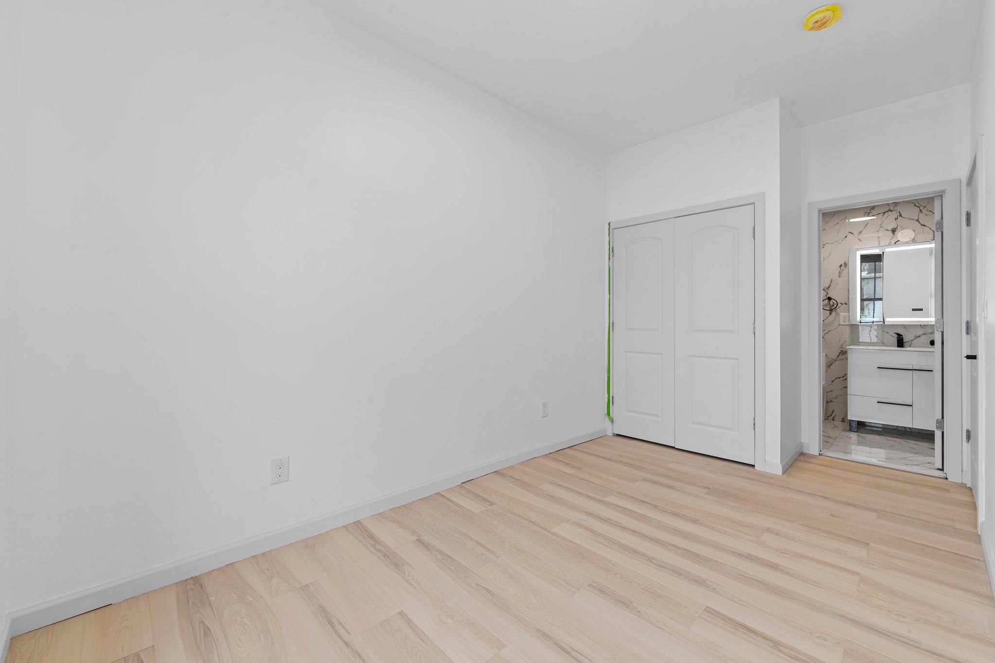 1058 Jefferson Avenue Property Photo 8
