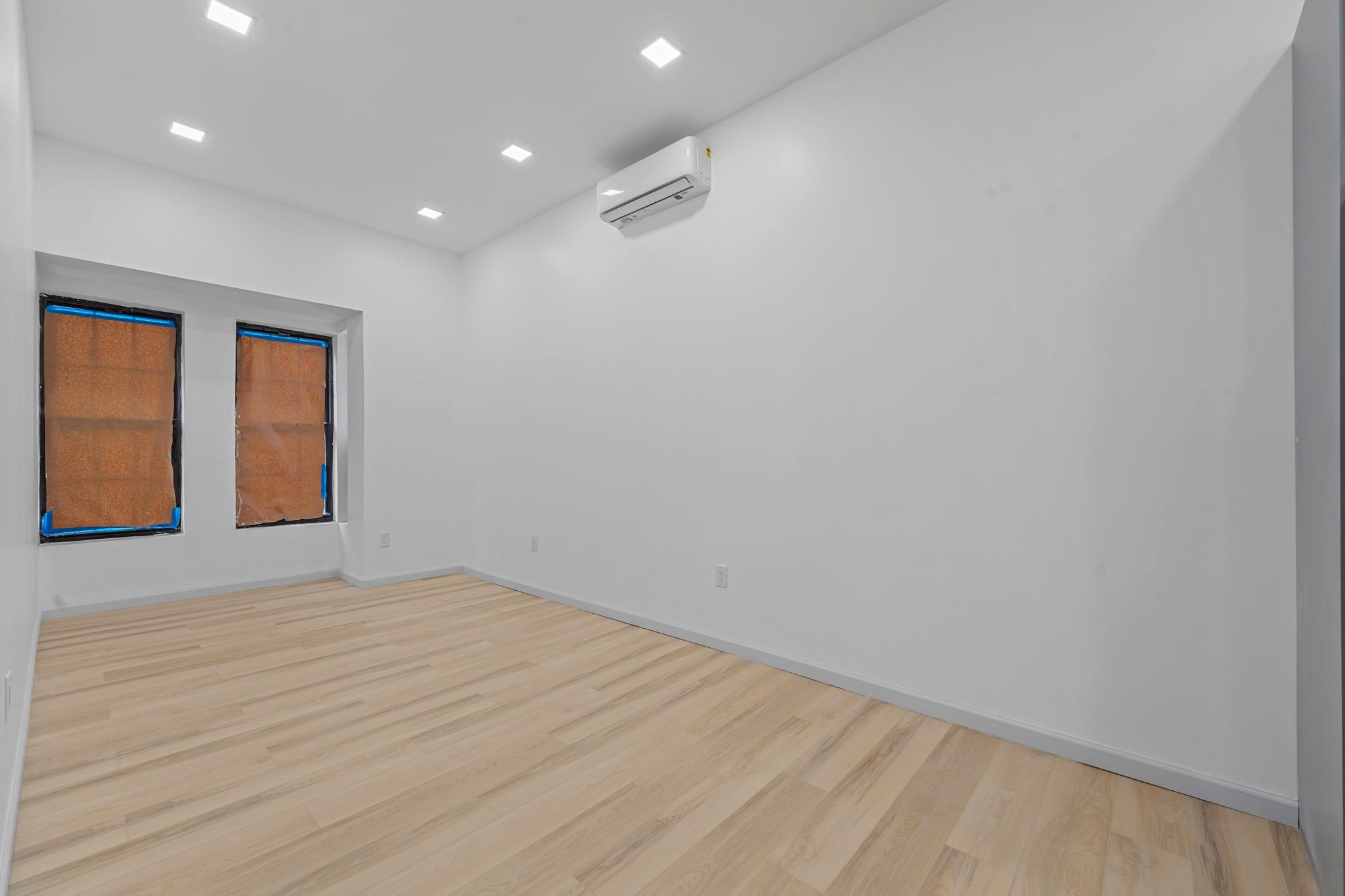 1058 Jefferson Avenue Property Photo 13