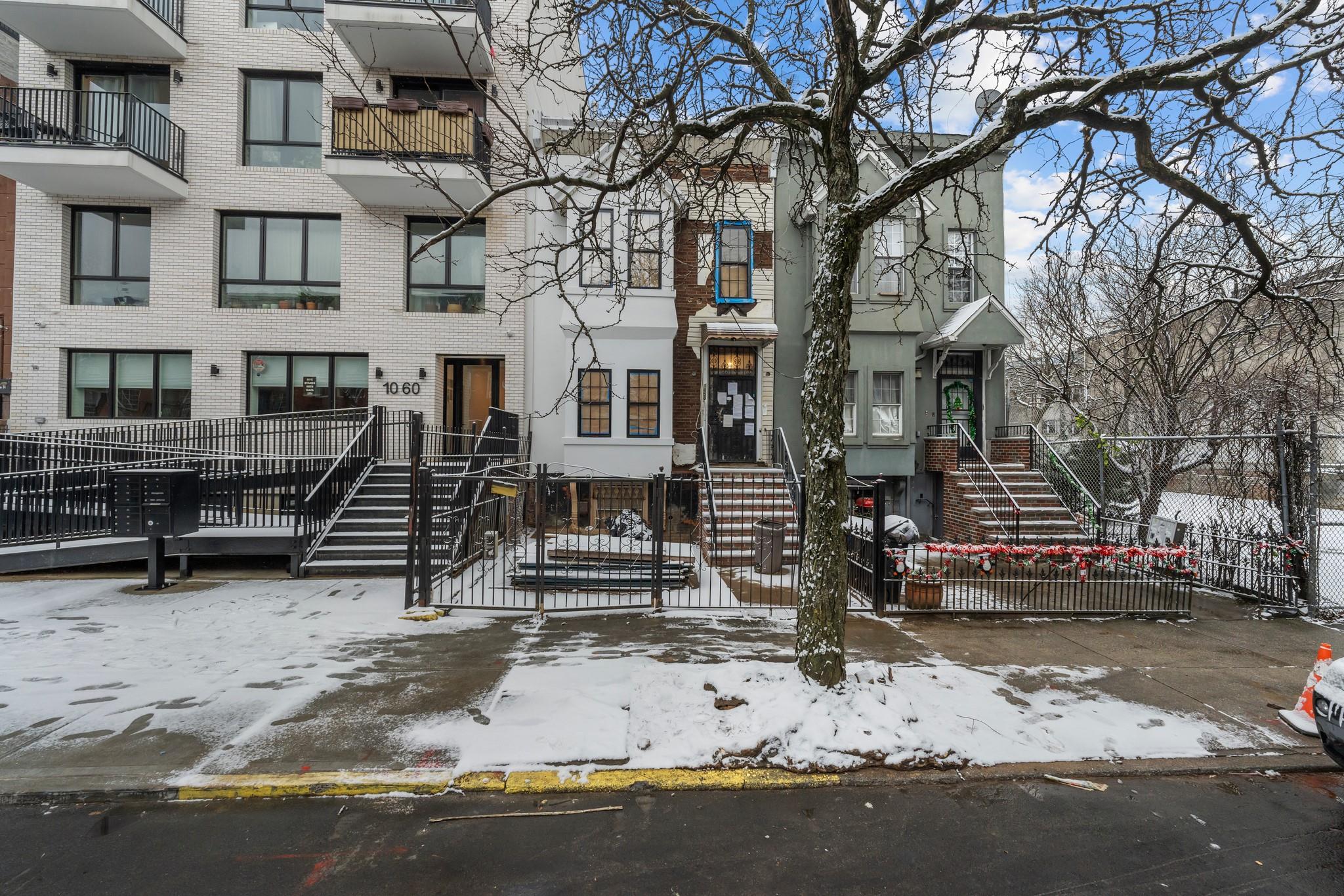 1058 Jefferson Avenue Property Photo 22