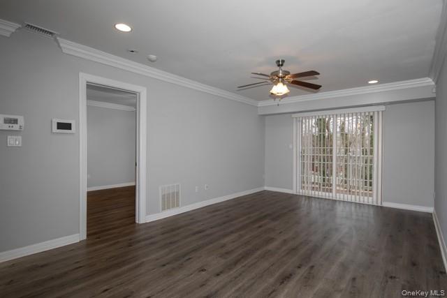 301 Tudor Lane 301 Property Photo 6