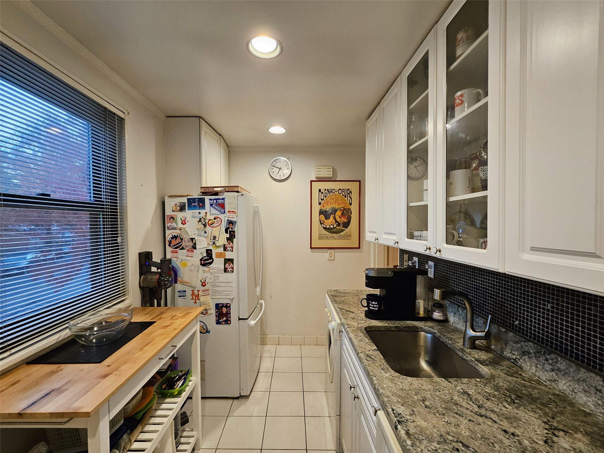 61-26 245th Place F-2 Property Photo 6