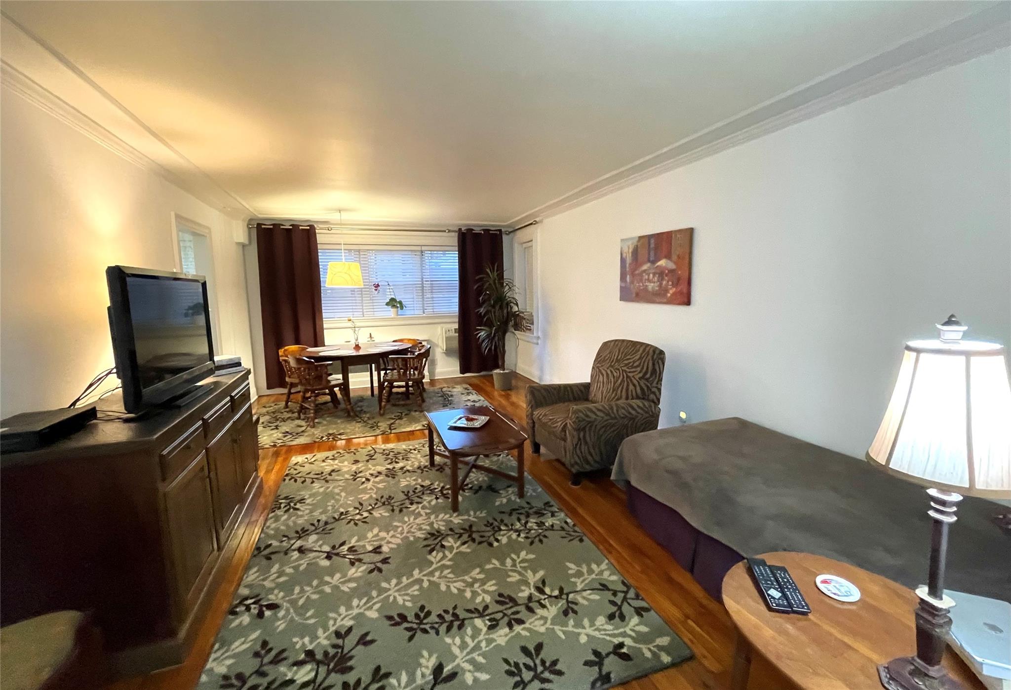 370 Westchester Avenue 4g Property Photo