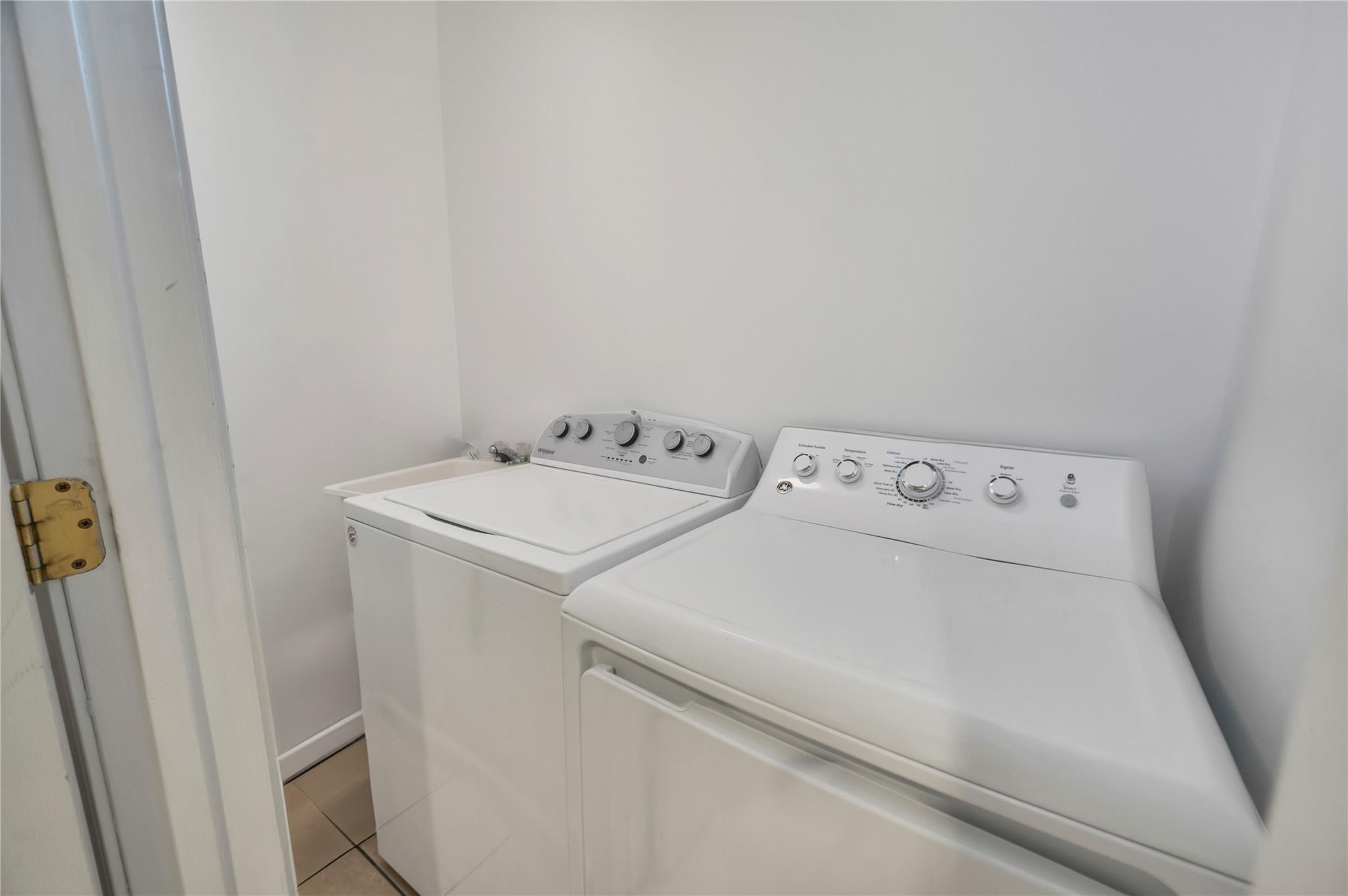 216-18 36 Avenue Property Photo 22
