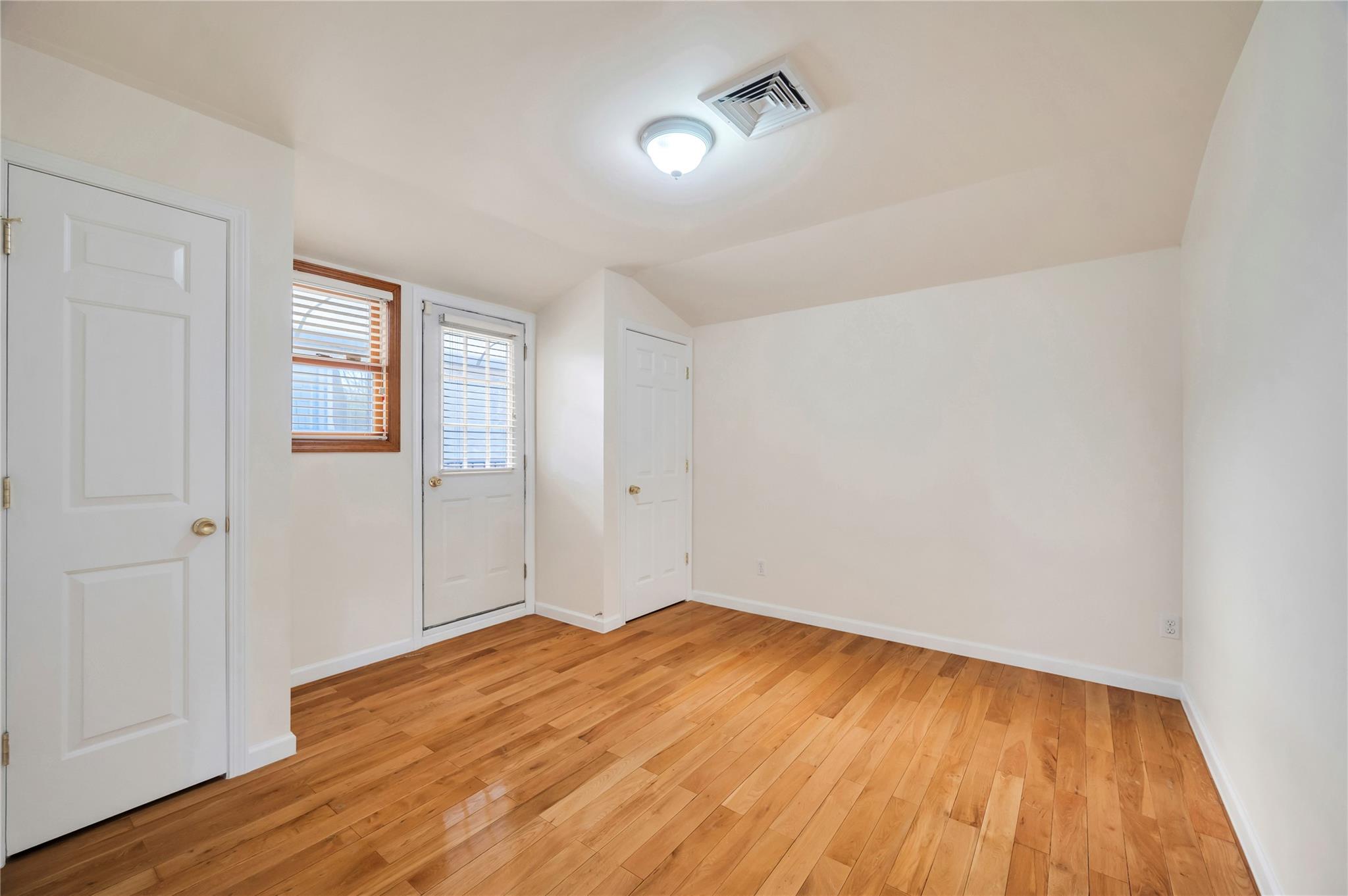 216-18 36 Avenue Property Photo 33