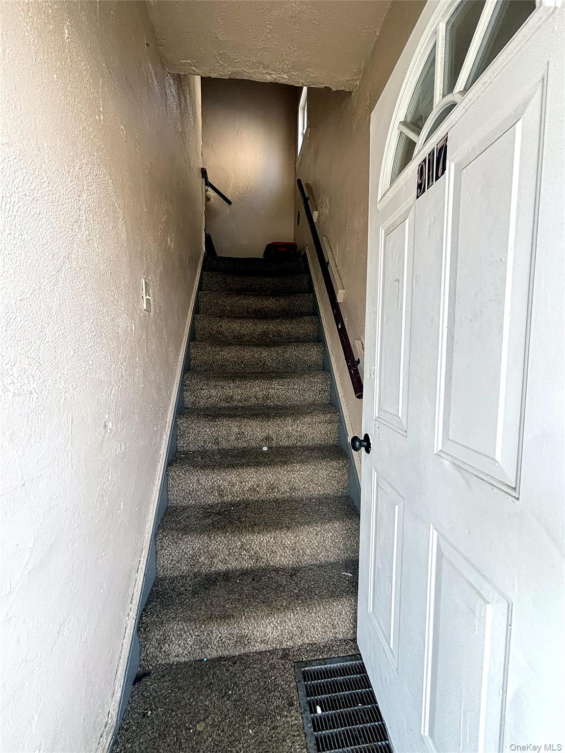 917 Norwood Ave Property Photo 3