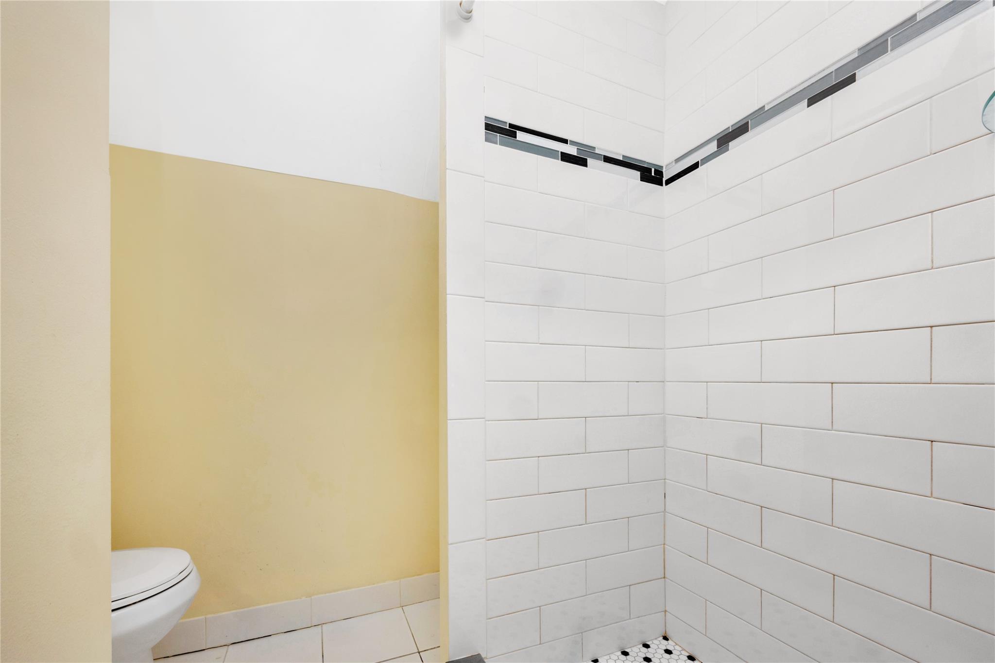 258-15 83rd Avenue Property Photo 8