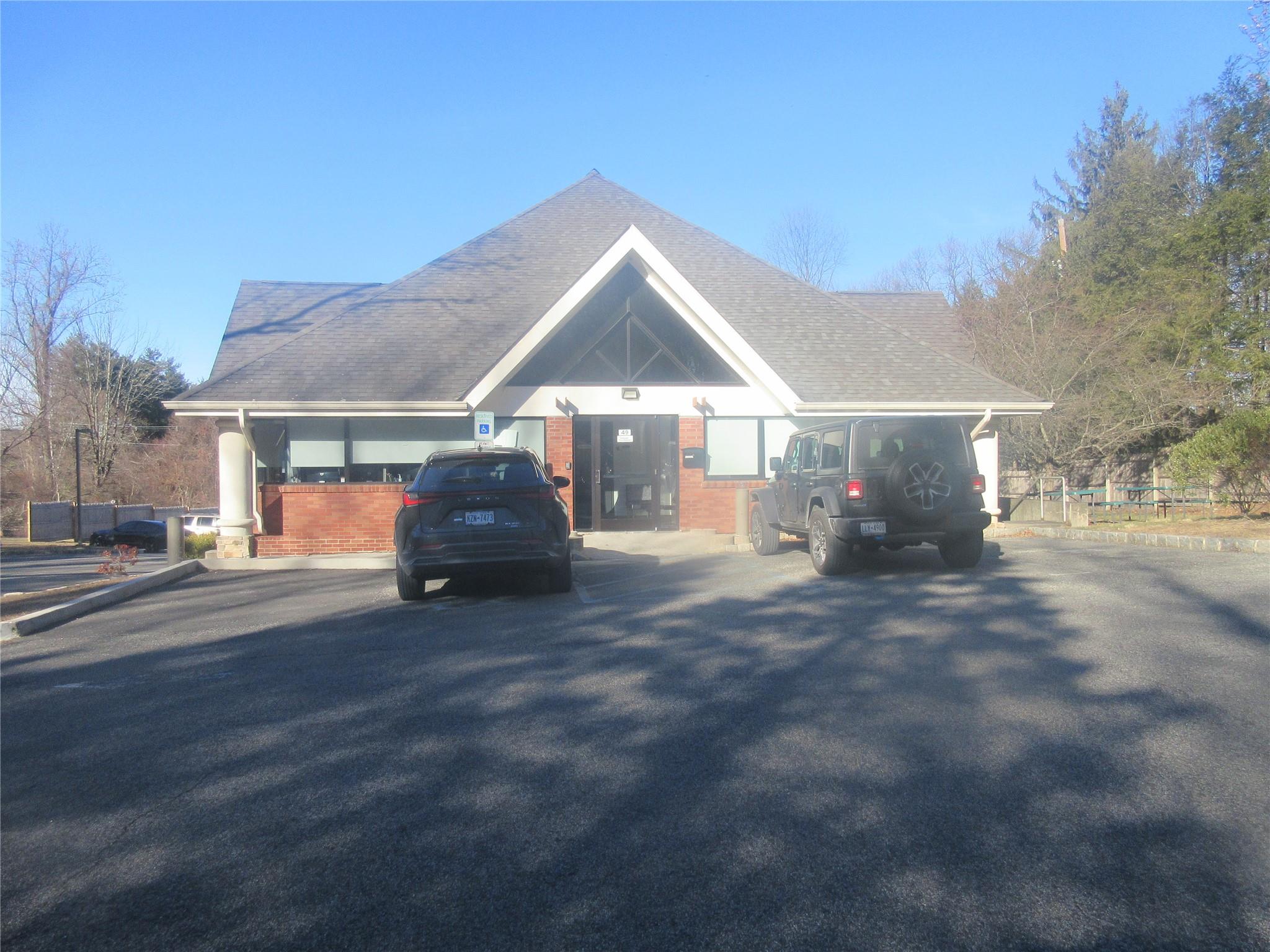 49 N Airmont Road Property Photo 24