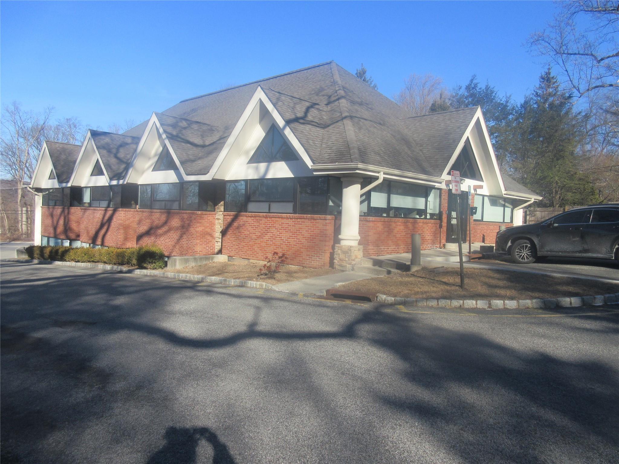 49 N Airmont Road Property Photo 25