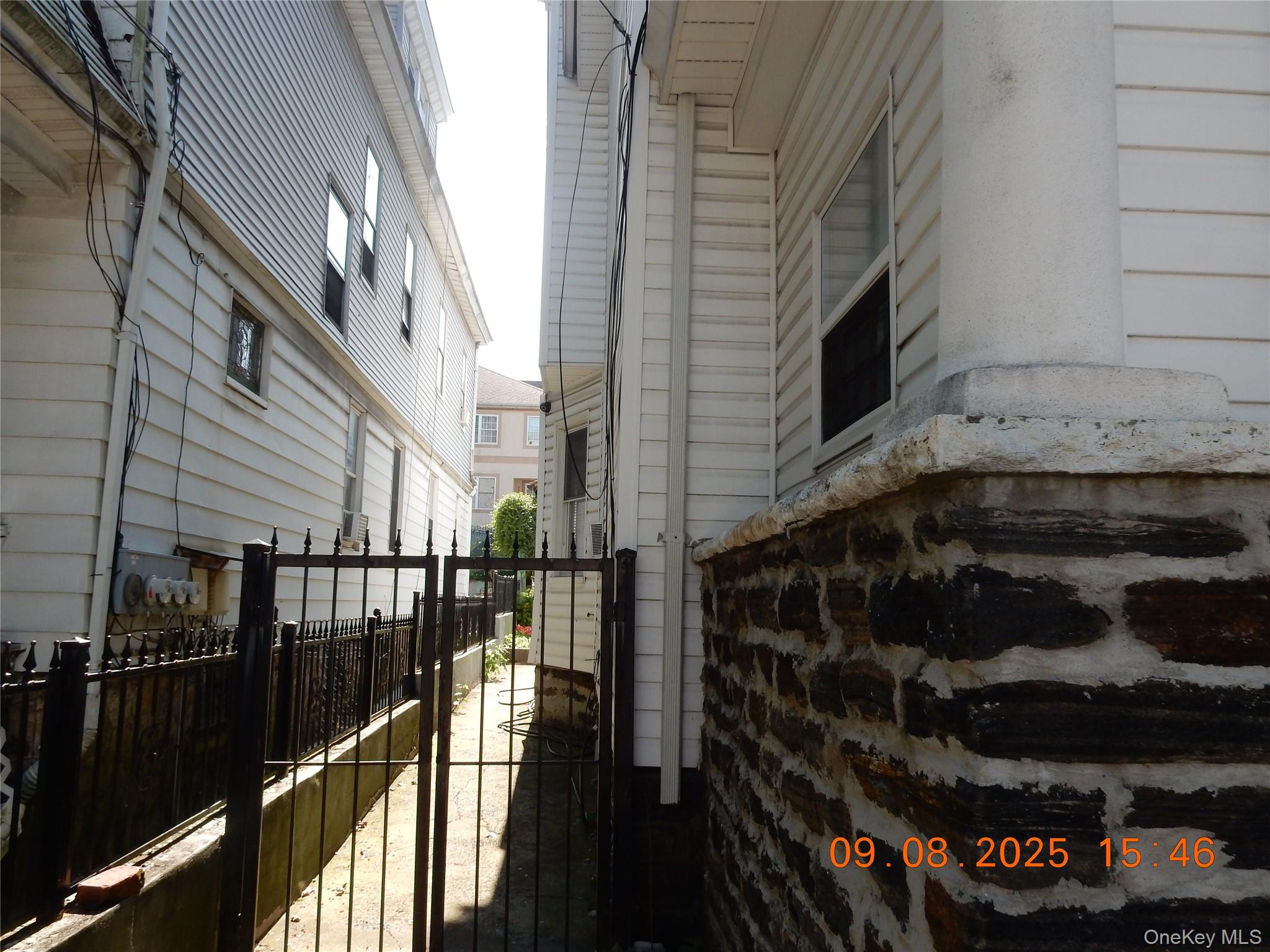 342 S 2nd Avenue Property Photo 3