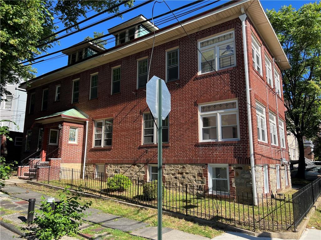 147 E 236th Street Property Photo 5