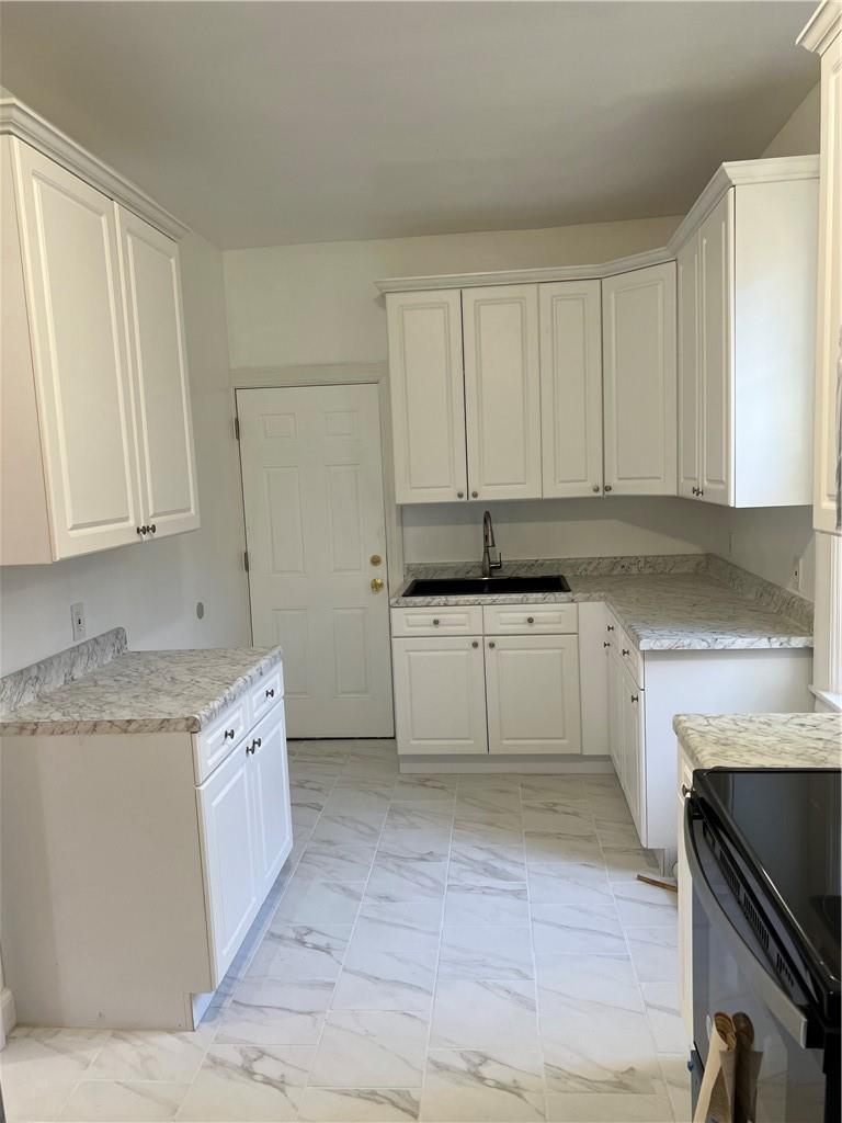 147 E 236th Street Property Photo 9