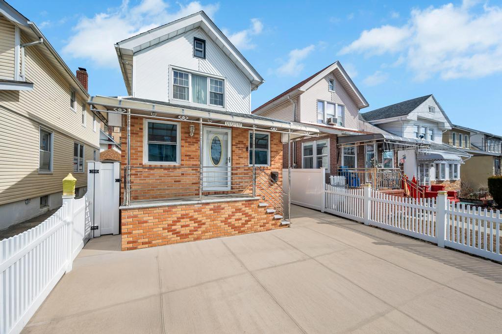11115 117th Street Property Photo 2