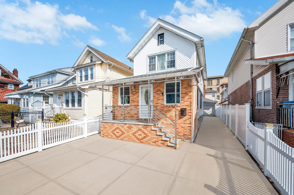 11115 117th Street Property Photo 3