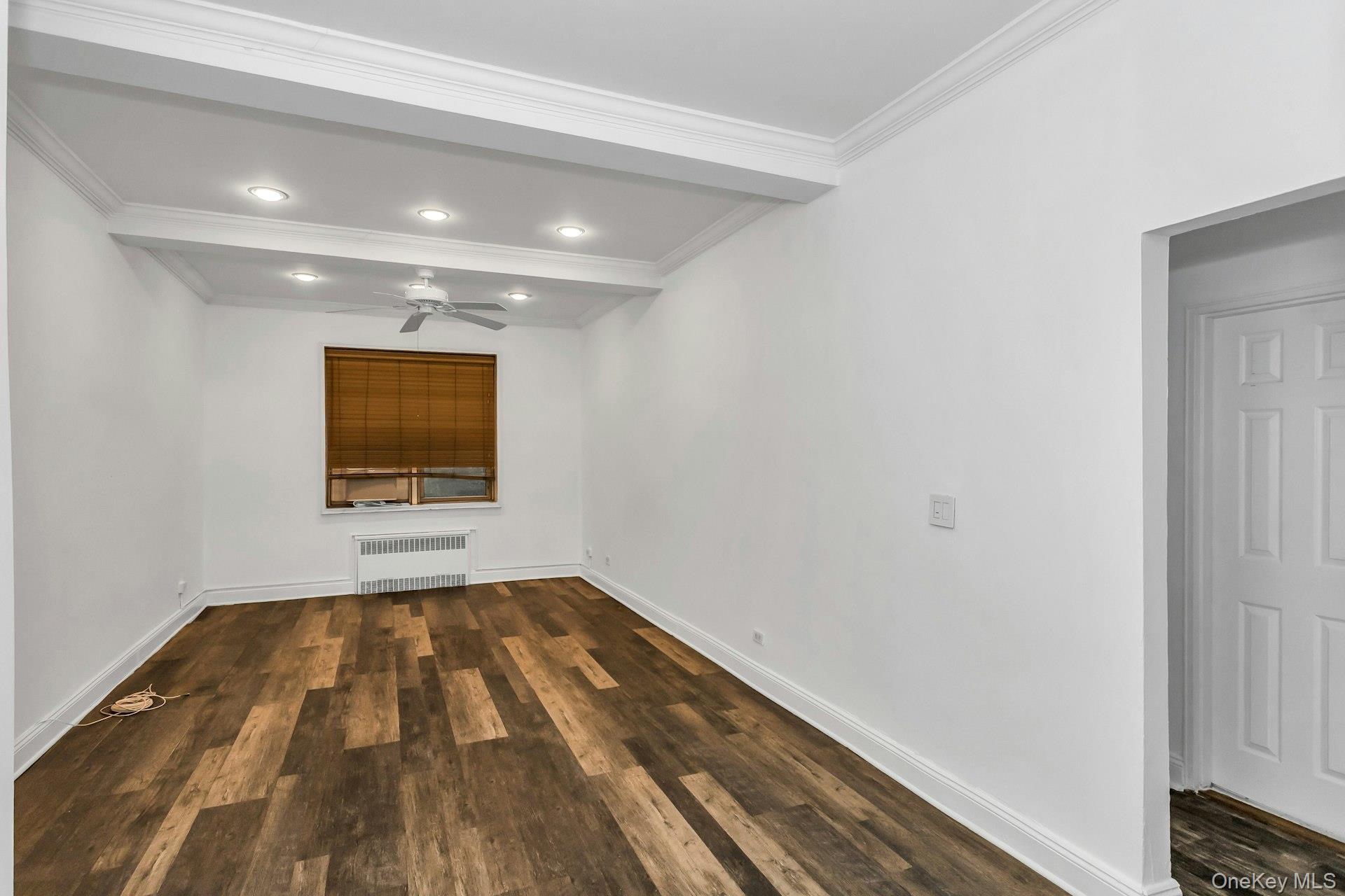 67-25 Clyde Street 1g Property Photo 7