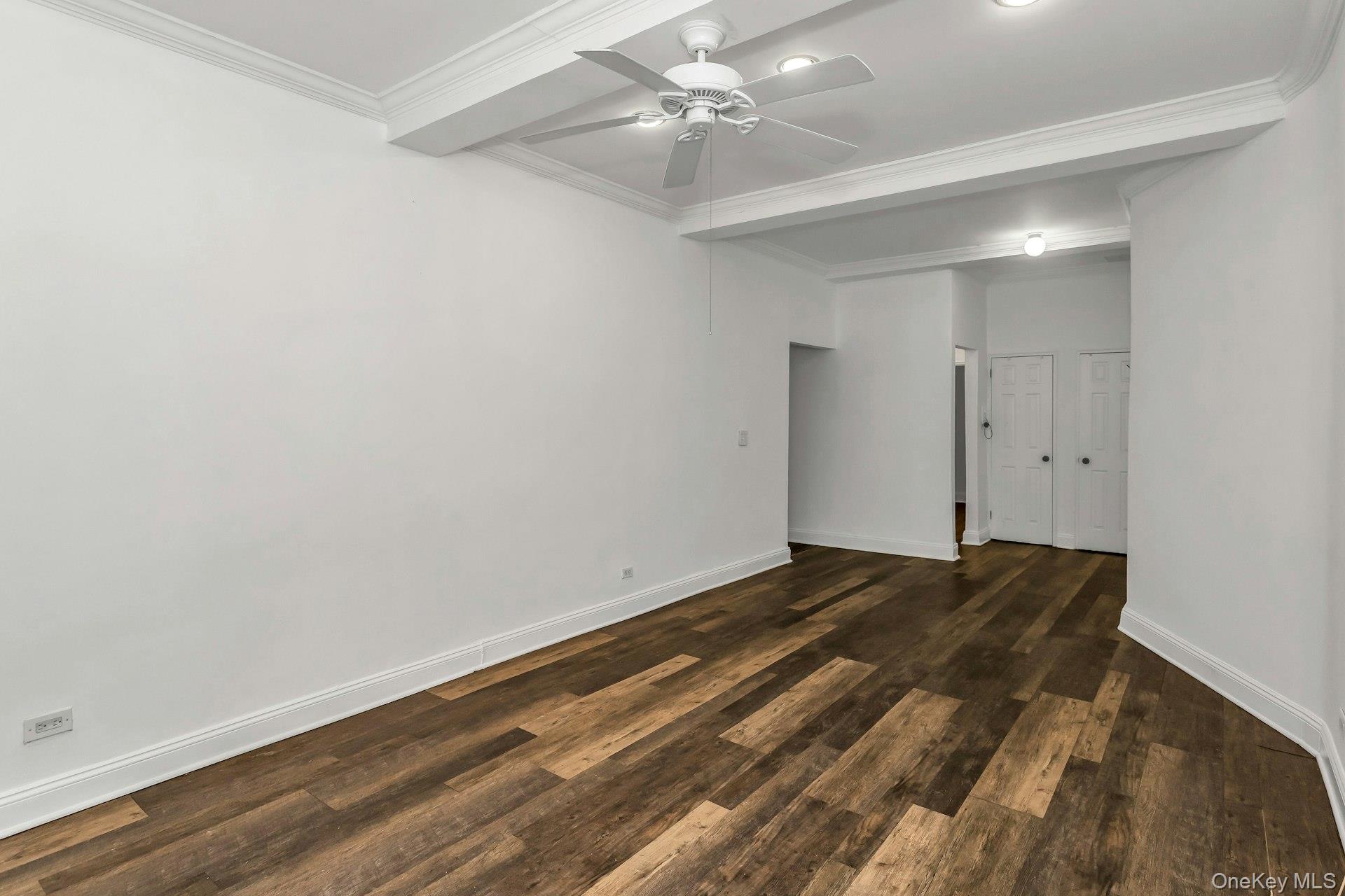 67-25 Clyde Street 1g Property Photo 8
