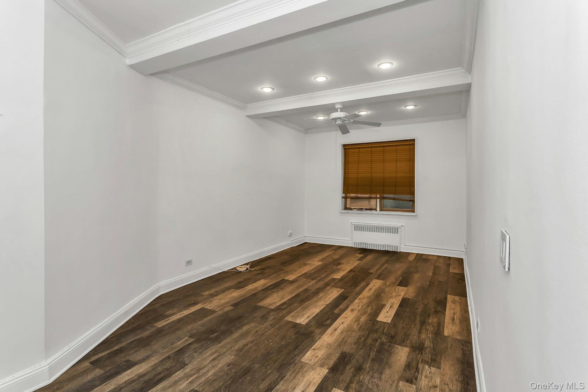 67-25 Clyde Street 1g Property Photo 9